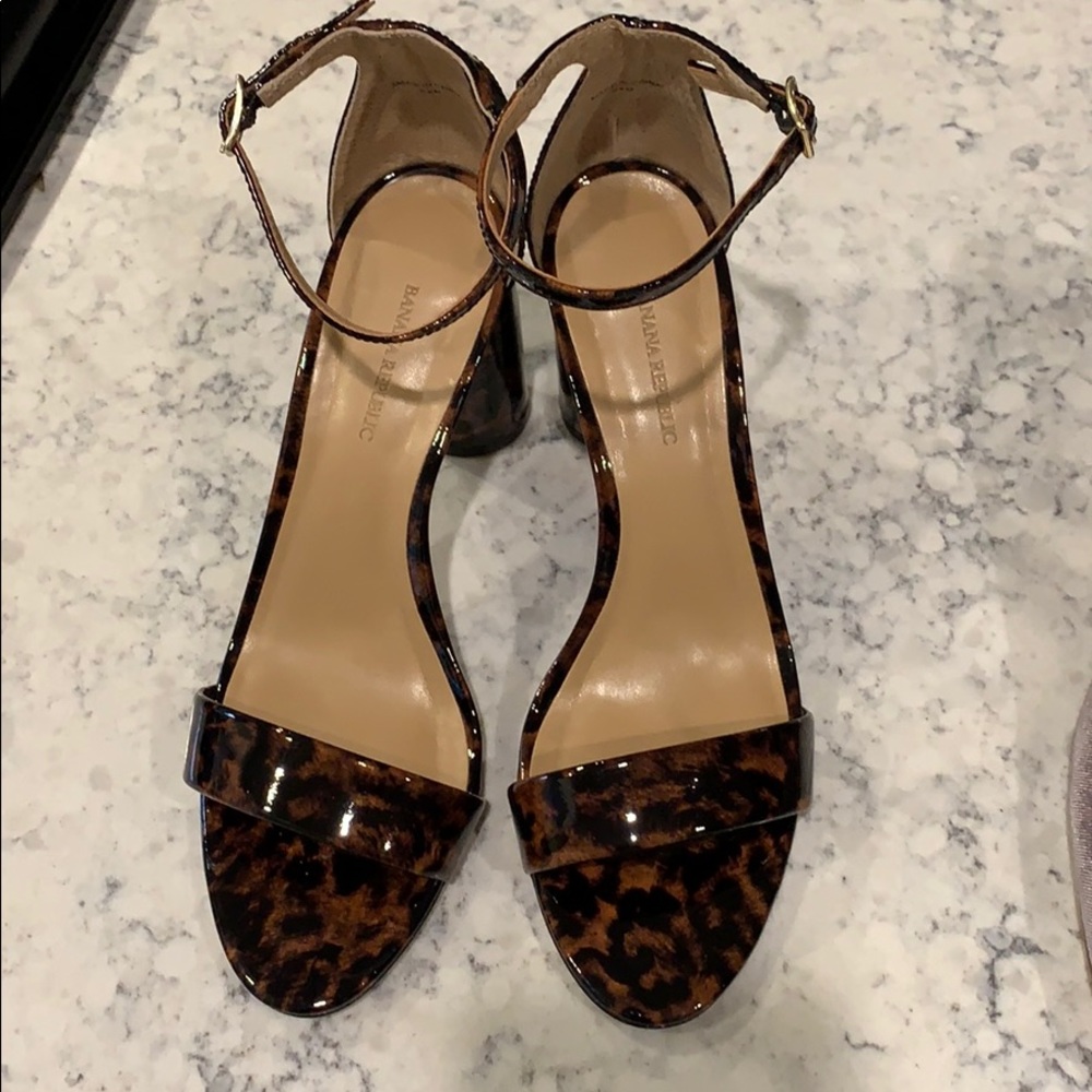 Banana Republic Tortoise Patient Heels